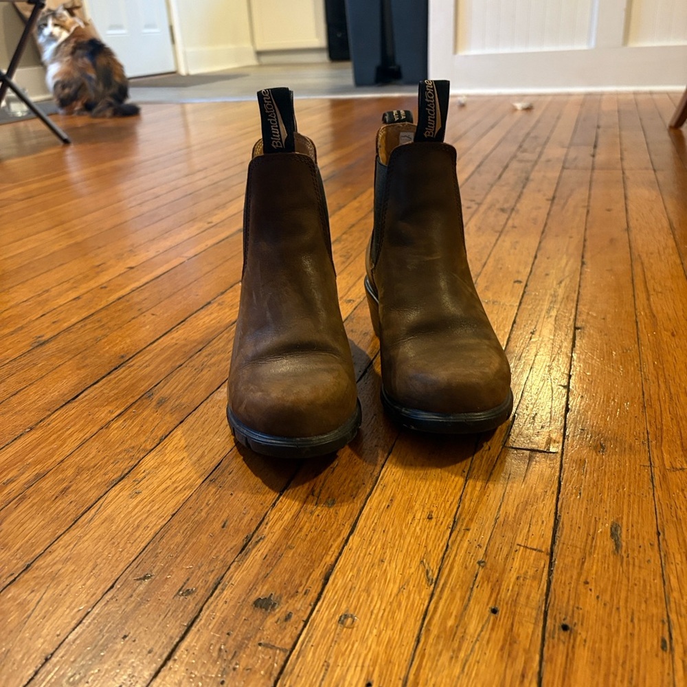 Blundstone Brown Chelsea Work Boots